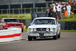 Image 15/19 of Ford Mustang Notchback (1965)
