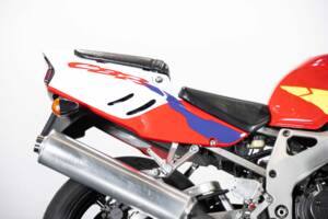 Immagine 27/50 di Honda CBR 900RR Fireblade (1996)