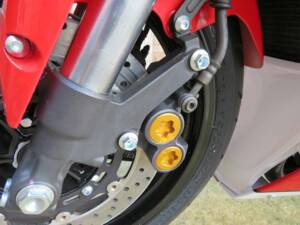 Imagen 33/40 de Yamaha DUMMY (2002)