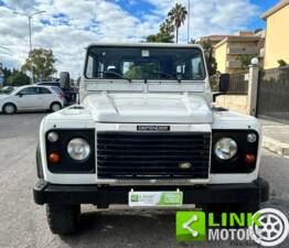 Imagen 2/10 de Land Rover Defender 110 Td5 (1999)