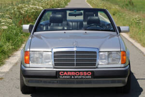 Image 6/39 of Mercedes-Benz 300 CE-24 (1992)