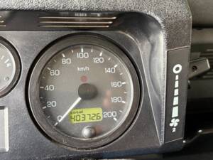 Bild 10/11 von Land Rover Defender 90 Td5 (2001)