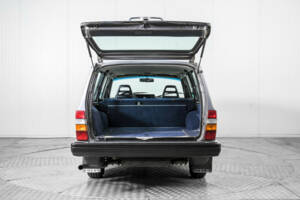 Image 40/50 of Volvo 245 GLE (1982)