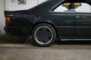 Afbeelding 31/35 van Mercedes-Benz 300 CE-24 (1992)