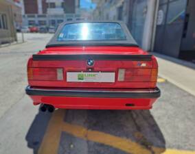 Immagine 14/50 di BMW 320i (1989)