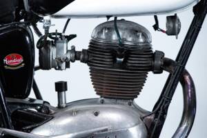 Image 40/50 of Mondial 125 (1961)