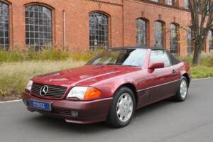 Afbeelding 2/24 van Mercedes-Benz 500 SL (1991)