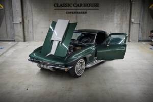 Image 13/78 of Chevrolet Corvette Stingray 427 (1967)