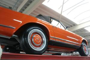 Image 13/50 of Mercedes-Benz 230 SL (1964)