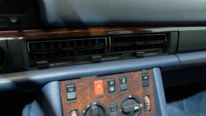 Afbeelding 7/32 van Mercedes-Benz 560 SEL (1990)