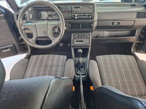 Image 13/21 of Volkswagen Golf Mk II GTi 1.8 (1990)