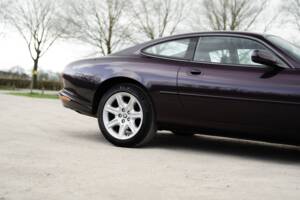 Image 11/42 of Jaguar XK8 4.0 (1999)