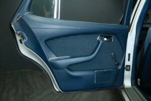 Image 18/29 of Mercedes-Benz 280 SE (1977)