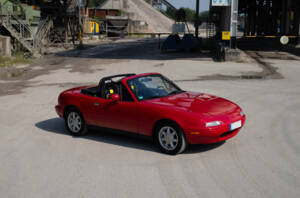 Immagine 3/24 di Mazda MX-5 1.6 (1992)