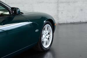 Bild 38/50 von Jaguar XK8 4.0 (2002)