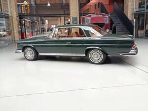 Image 12/54 of Mercedes-Benz 280 SE 3,5 (1970)