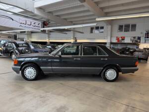 Bild 8/46 von Mercedes-Benz 300 SE (1990)