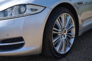 Bild 47/50 von Jaguar XJ 5.0 (2012)