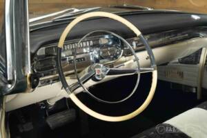 Bild 12/19 von Cadillac 62 Coupe DeVille (1958)