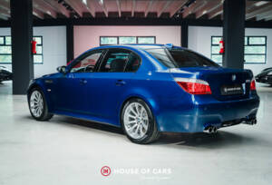 Image 9/25 of BMW M5 (2005)