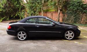 Image 2/46 de Mercedes-Benz CLK 500 (2004)