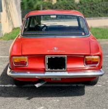 Bild 4/19 von Alfa Romeo Giulia 1300 GT Junior (1969)