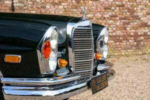 Afbeelding 40/50 van Mercedes-Benz 280 SE (1969)