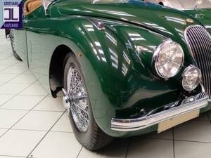 Image 19/57 of Jaguar XK 120 SE OTS (1953)