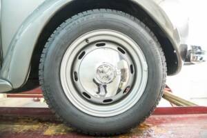 Image 48/50 of Volkswagen Beetle 1303 LS (1971)