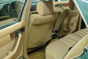 Bild 38/50 von Mercedes-Benz 260 SE (1990)