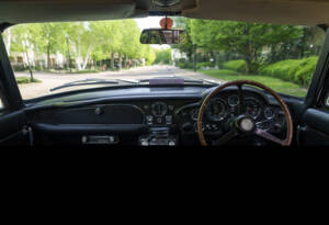 Bild 15/25 von Aston Martin DB 6 Mk II (1971)