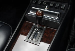 Image 24/32 of Aston Martin V8 Vantage X-Pack (1987)