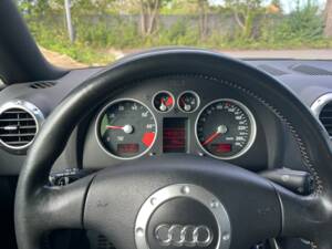 Image 19/20 de Audi TT 3.2 quattro (2004)