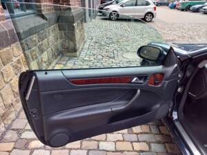 Afbeelding 21/32 van Mercedes-Benz CLK 230 Kompressor (2001)