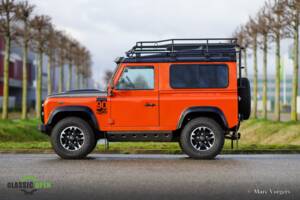 Image 3/41 of Land Rover Defender (2016)