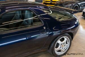 Afbeelding 29/50 van Porsche 928 GTS (1992)