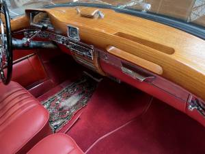 Image 34/38 of Mercedes-Benz 220 S (1959)