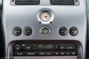 Image 11/17 of Aston Martin V12 Vanquish (2004)