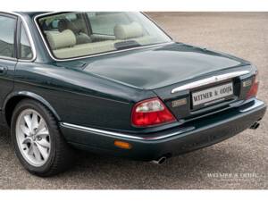 Bild 16/30 von Jaguar XJ 8 Executive (1998)