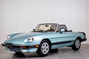 Bild 1/48 von Alfa Romeo 2.0 Spider (1983)