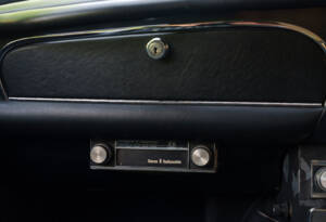 Bild 19/25 von Aston Martin DB 6 Mk II (1971)