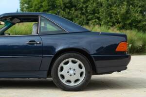 Image 17/50 of Mercedes-Benz SL 320 (1995)