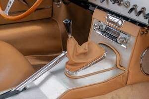 Immagine 29/38 di Jaguar E-Type 3.8 (1962)