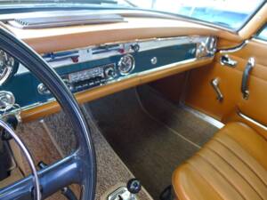 Image 10/15 de Mercedes-Benz 250 SL (1967)