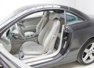 Imagen 35/38 de Mercedes-Benz SL 350 (2003)
