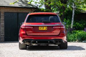 Image 6/45 de Mercedes-Benz AMG E 63 S 4MATIC+ T (2021)