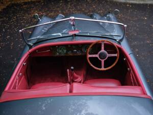 Image 24/33 of Jaguar XK 120 OTS (1951)