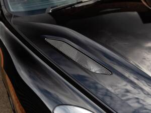 Immagine 17/72 di Aston Martin Vanquish Volante (2016)