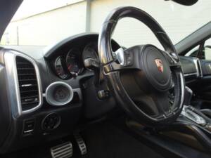 Image 52/96 of Porsche Cayenne S Diesel (2013)
