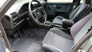 Bild 13/56 von BMW 325ix (1987)